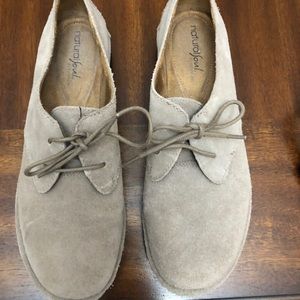 Tan Natural Soul Oxfords.